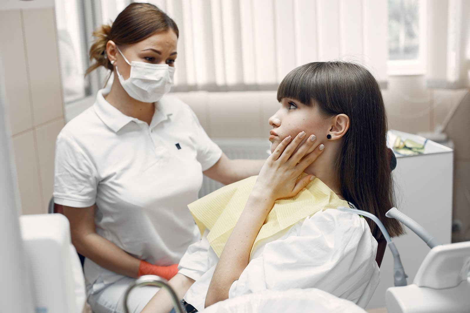 Chipped Tooth: First Aid, Repair Options & Emergency Care